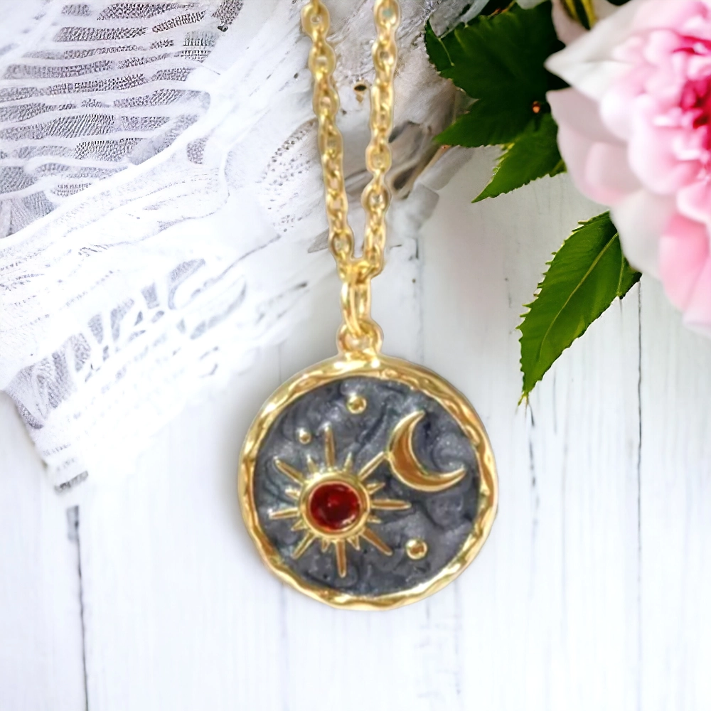 Orecchini Dorati A Sole Fatti A Mano In Acciaio Inox - Made By Nami - Gioielli Boho Impermeabili Per Donna