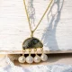 Collana-Perle-Acqua-Dolce-e-Prehnite-Eleganza-Naturale.webp