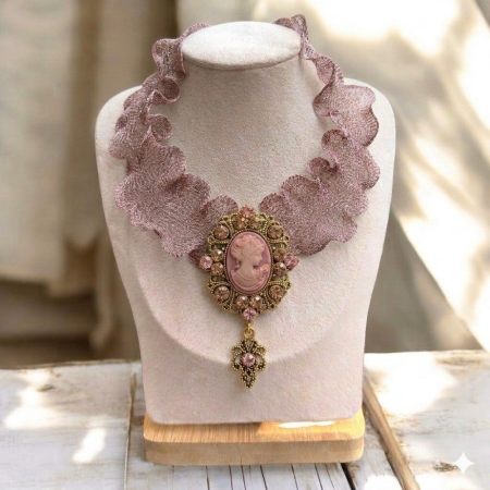 Collana Cammeo Stile Vittoriano in Titanio